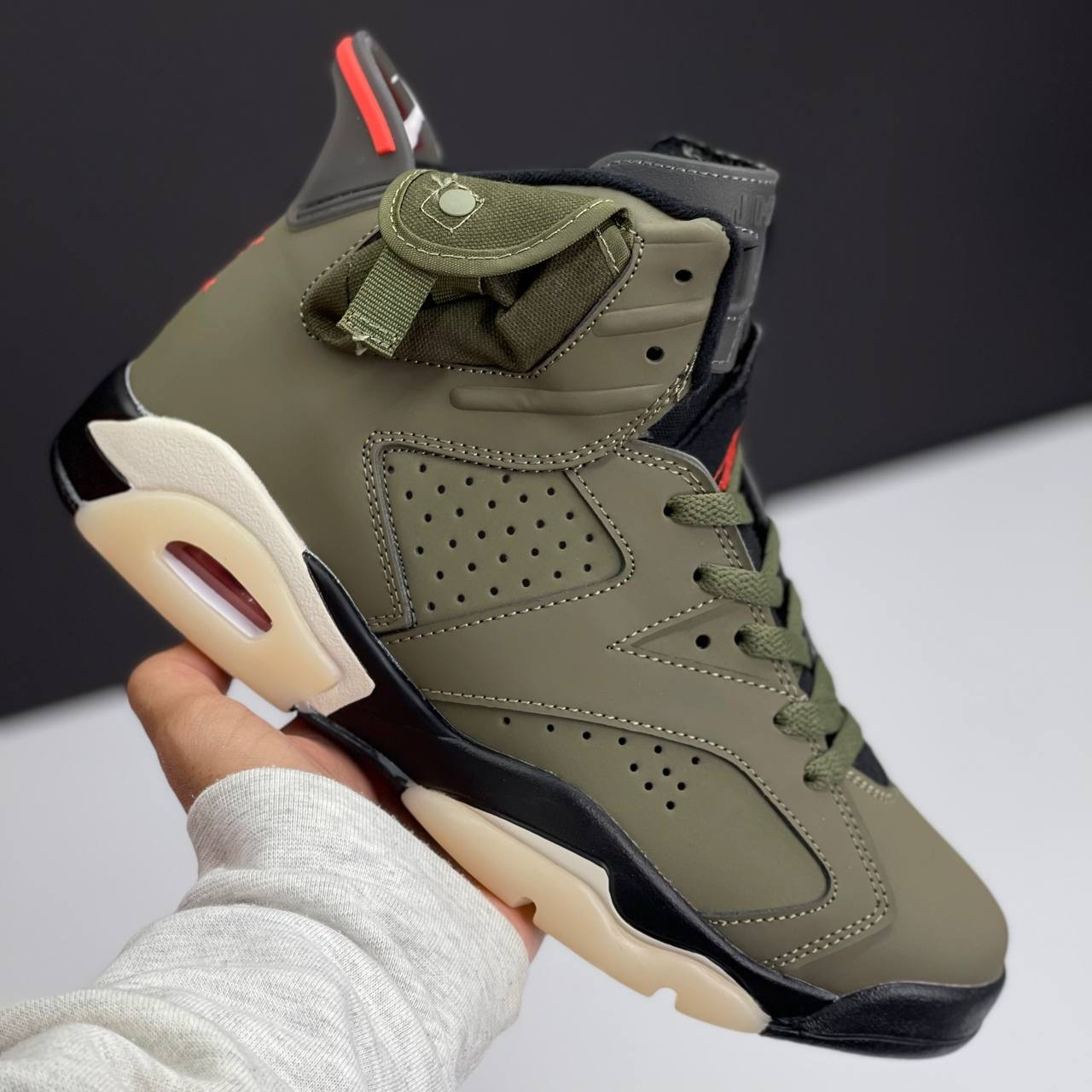 کفش کتونی مردانه ایر جردن ۶ تراویس اسکات الیو مسترNike Air Jordan 6 Travis Scott Olive