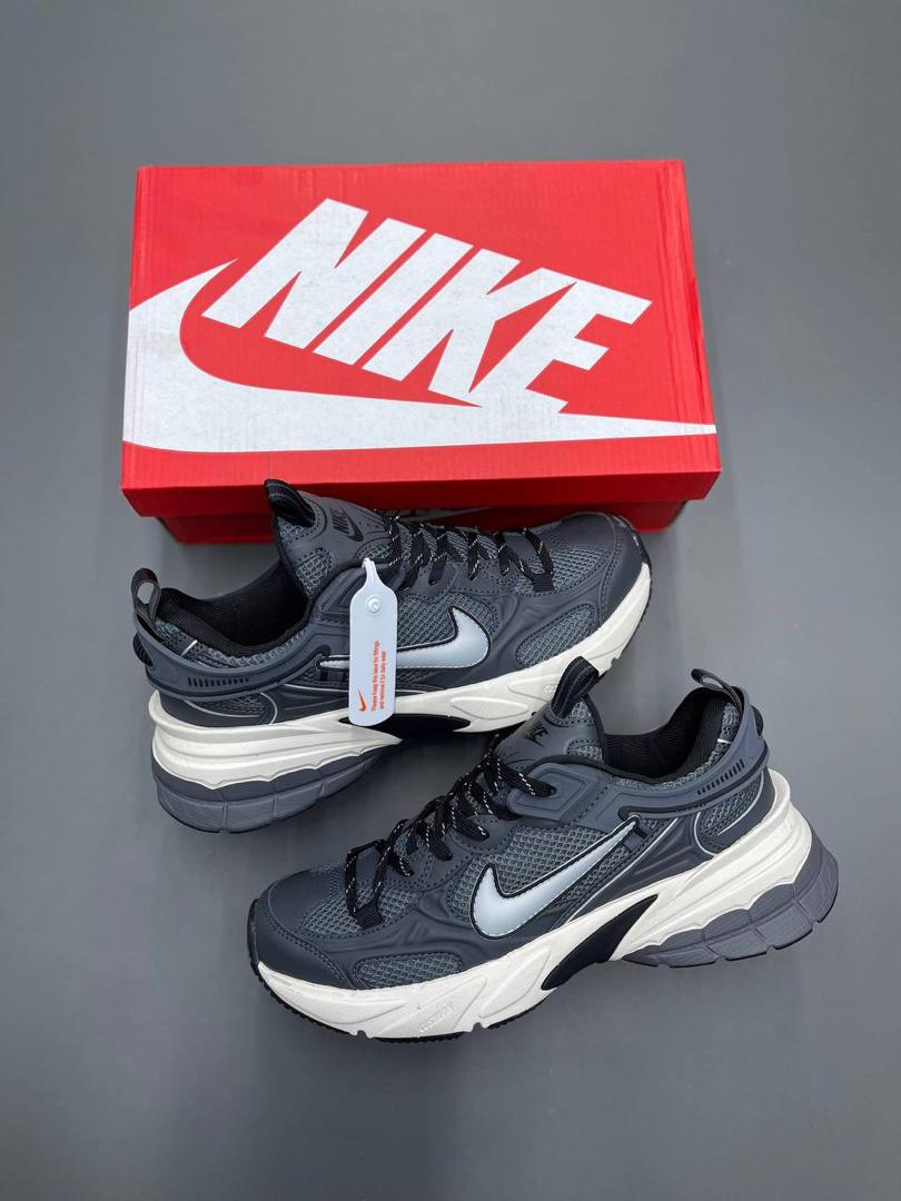 کفش کتونی مردانه نایک Nike Zoom Vomero 5 - Image 2