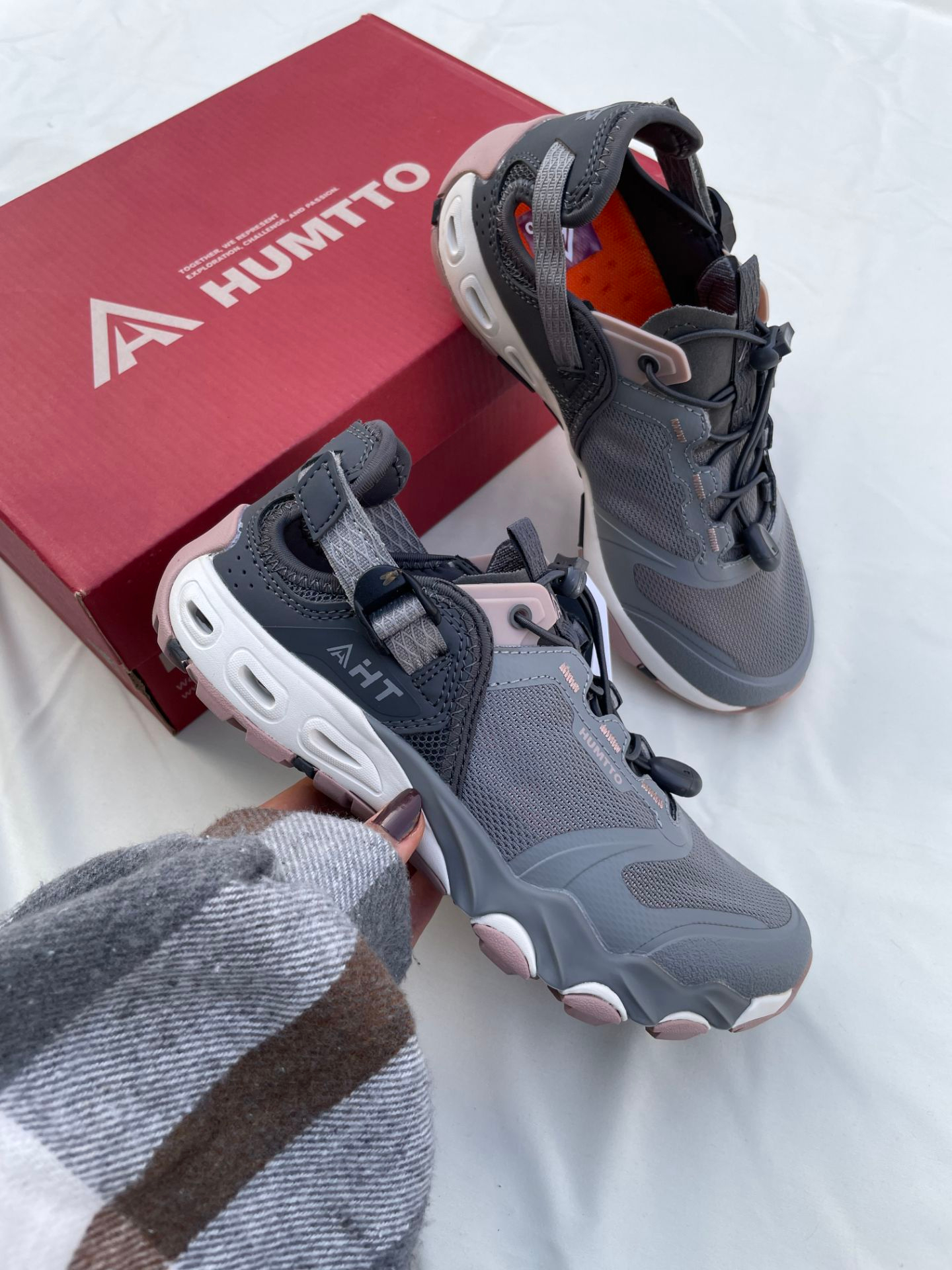 کفش آبنوردی هامتو زنانه خاکستری کالباسیHumtto Women’s burgundy gray Shoes