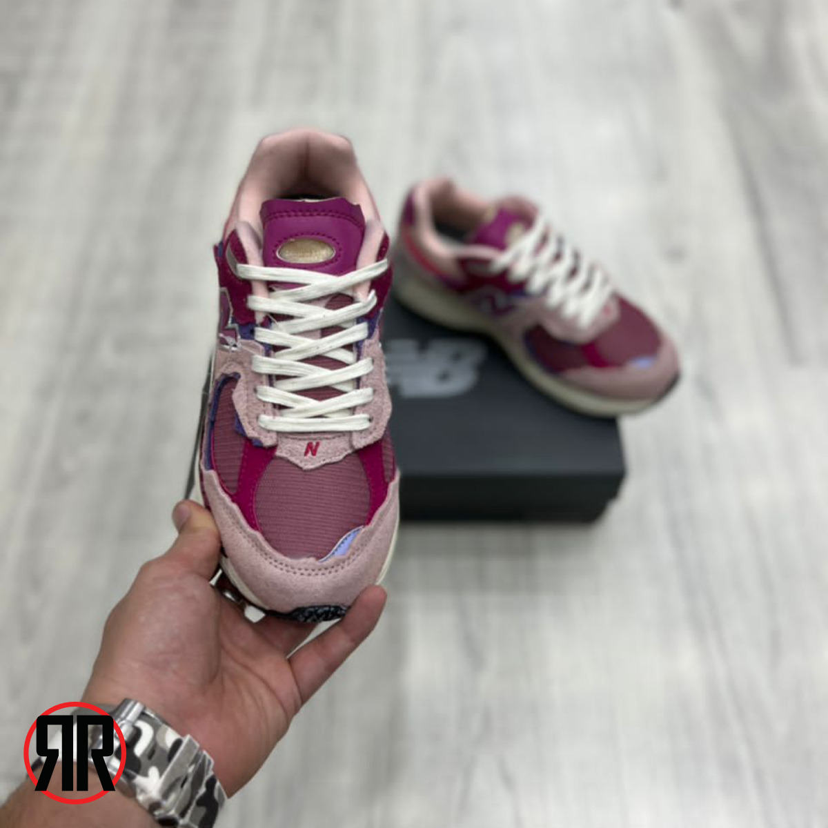 کفش کتونی زنانه نیو بالانس 2002 new balance - Image 3
