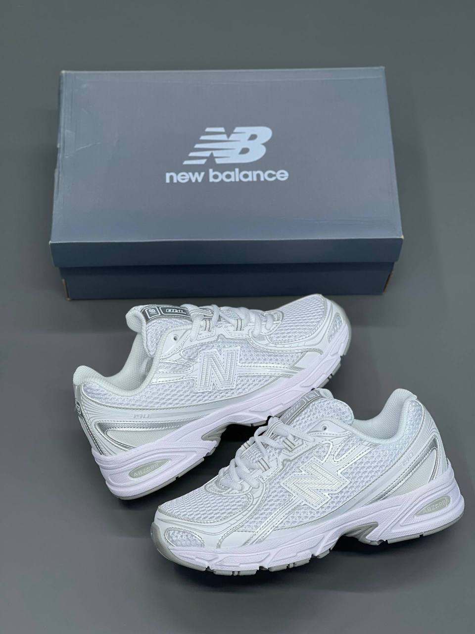 کفش کتونی زنانه و مردانه نیوبالانس 740 new balance