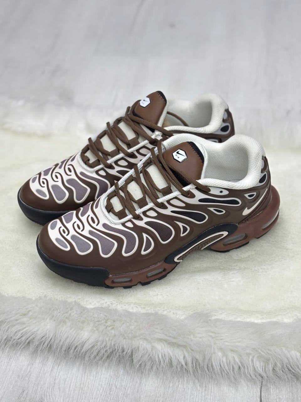 کفش کتونی مردانه نایک ایرمکس Nike Air Max Plus Drift - Image 2