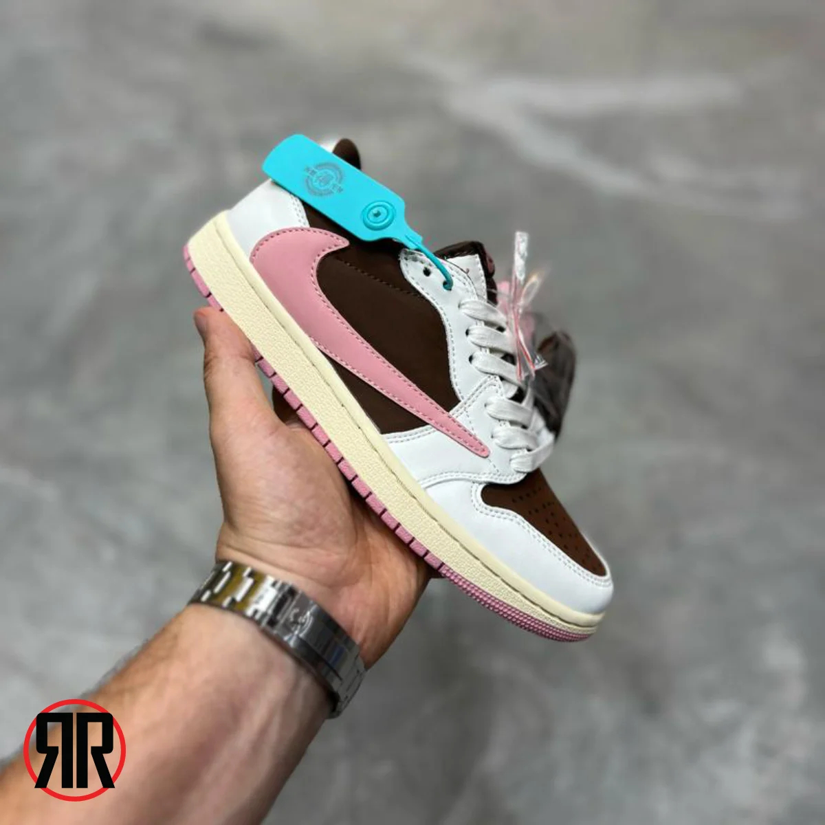 کفش کتونی زنانه نایک ایر جردن 1 Low Travis Scott