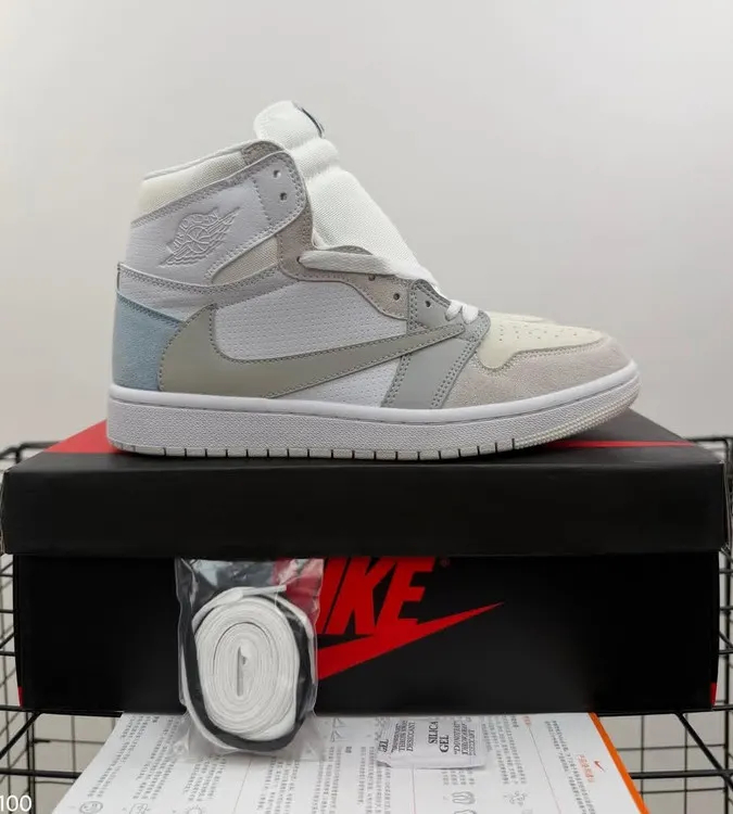 کفش کتونی زنانه و مردانه نایک ایر جردن 1 Travis Scott Paris Mid ساقدار - Image 3