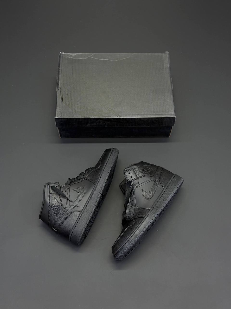 کفش کتونی زنانه و مردانه نایک ایر جردن 1 Jordan 1 Mid Triple Black - Image 3