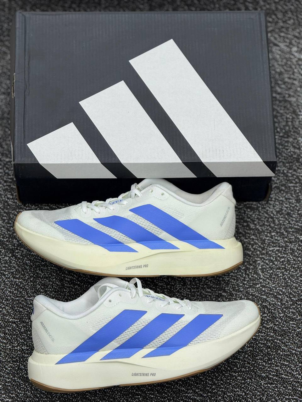 کفش کتونی مردانه آدیداس آدیزیرو سفید آبی adidas Adizero Evo - Image 2