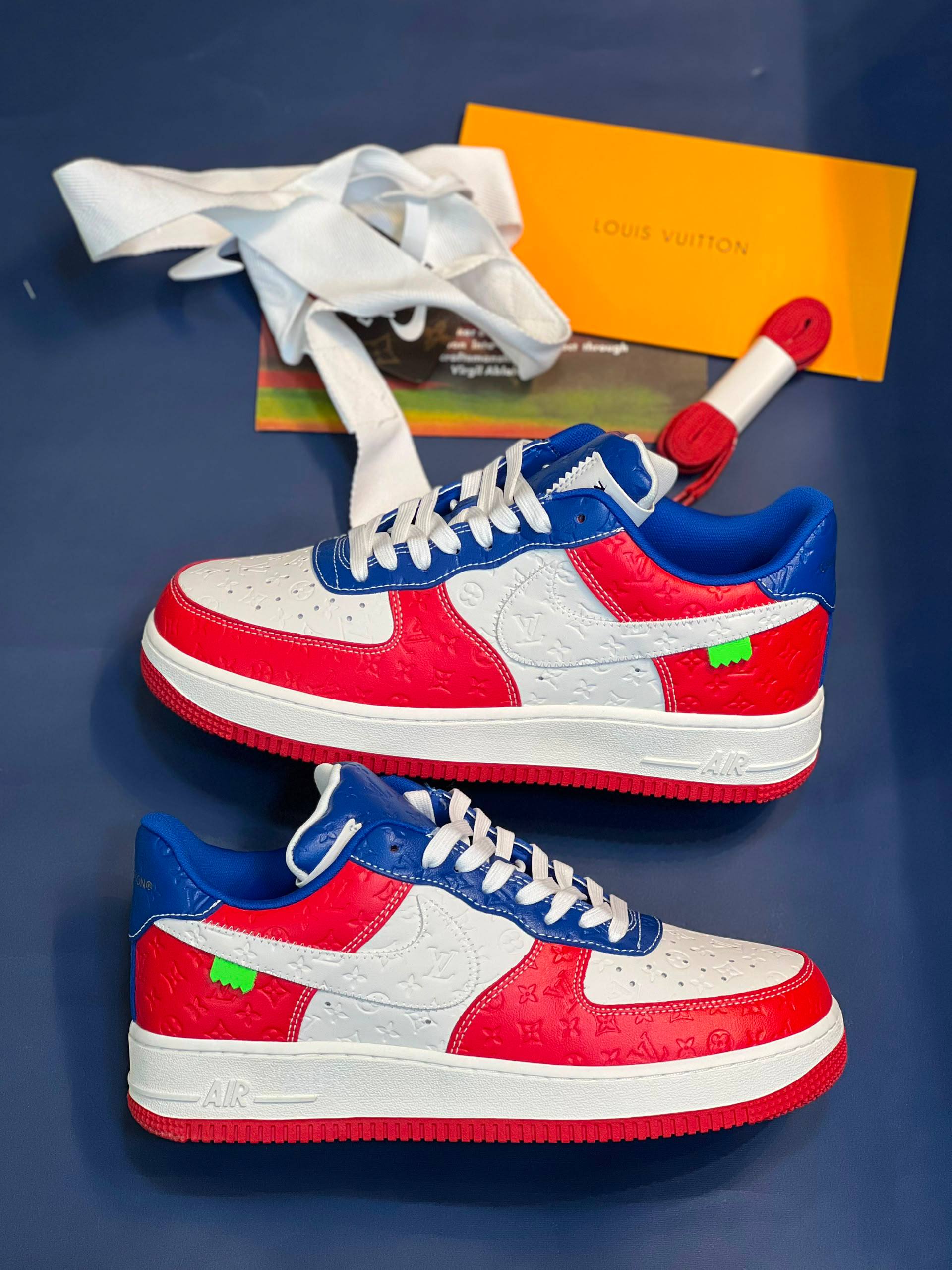 کفش کتونی زنانه و مردانه نایک ایر فورس وان (کیفیت مستر) Louis Vuitton x Nike Air Force 1 Red Blue White