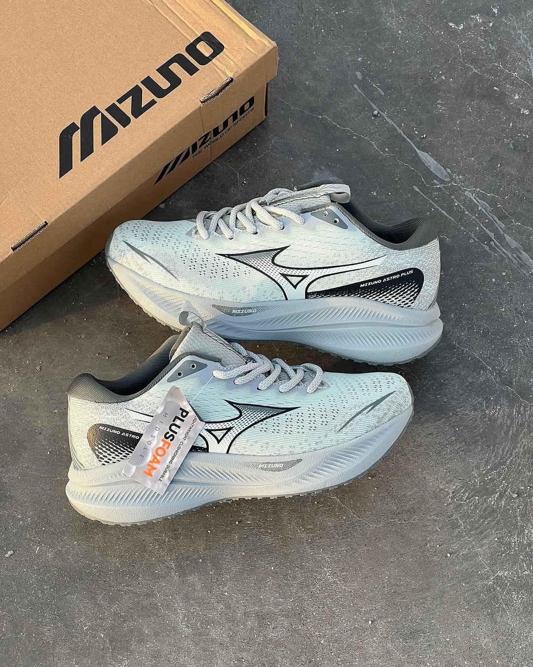 کفش کتونی مردانه میزانو استرو پلاس Mizuno
