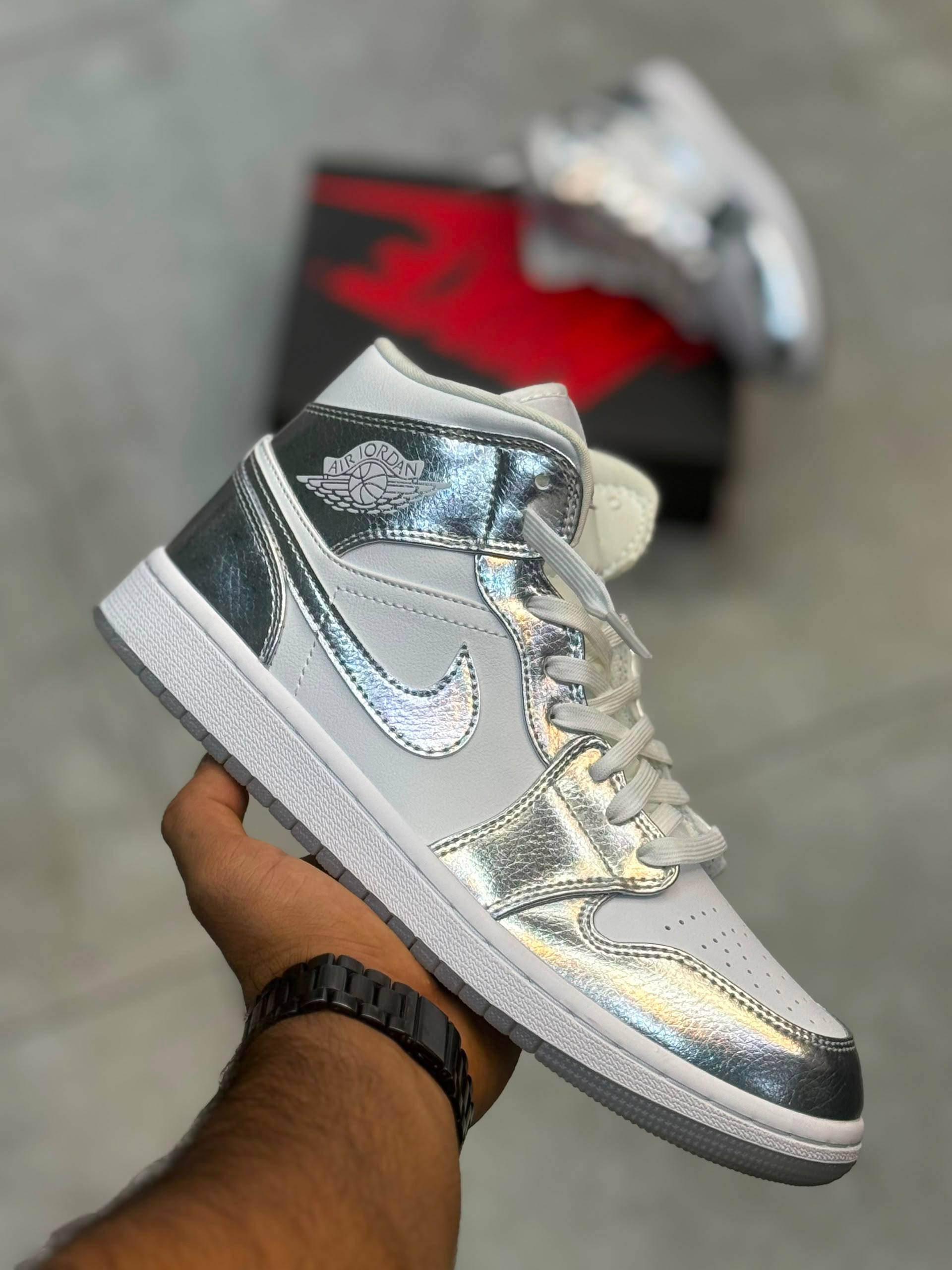 کفش کتونی مردانه نایک جردن 1 Air Jordan 1 Mid SE Metallic Silver
