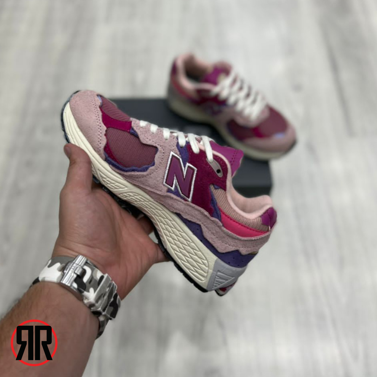 کفش کتونی زنانه نیو بالانس 2002 new balance - Image 2