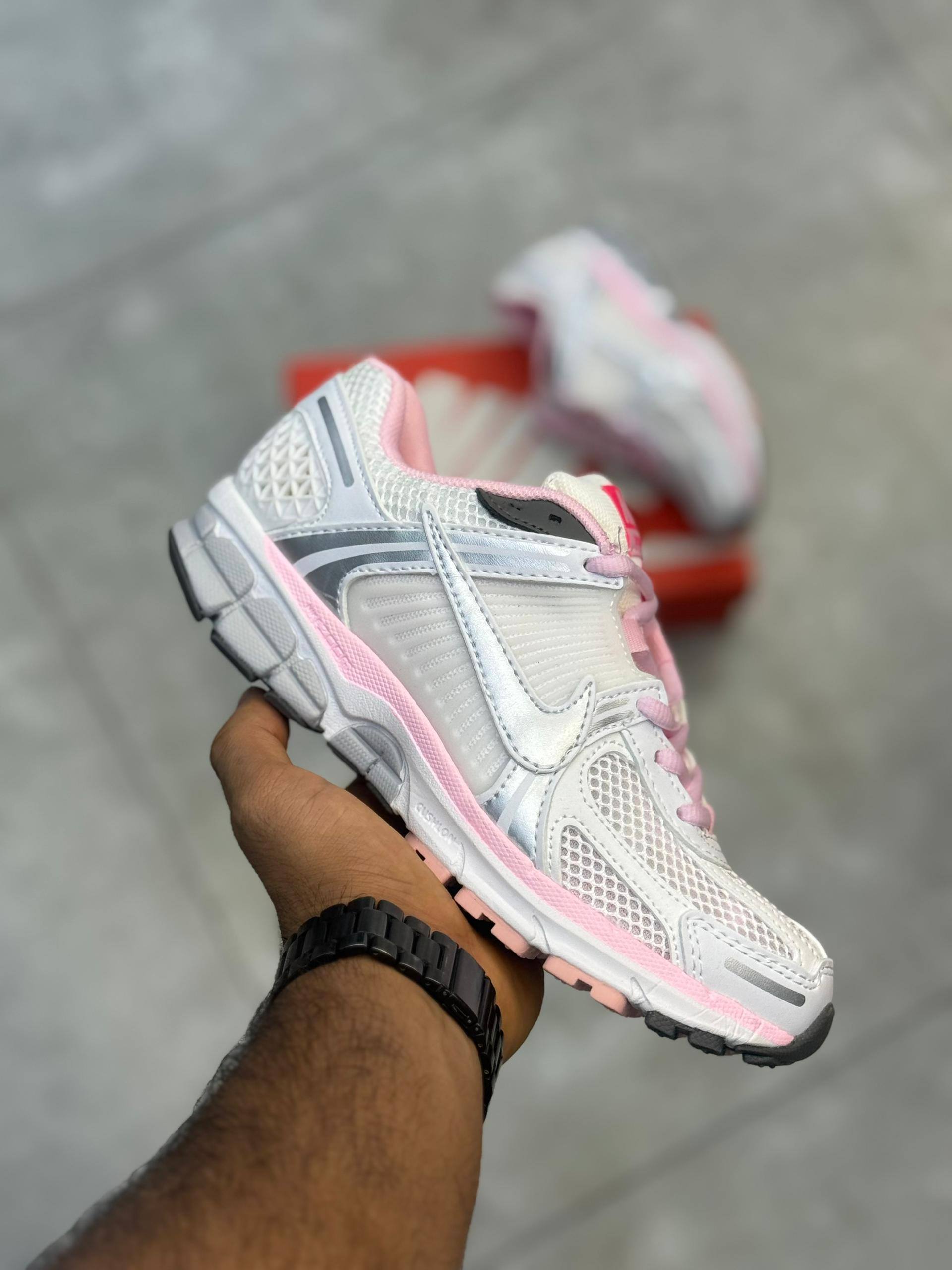 کفش کتونی زنانه نایک Nike Air Zoom Vomero 5 Pink White Grey