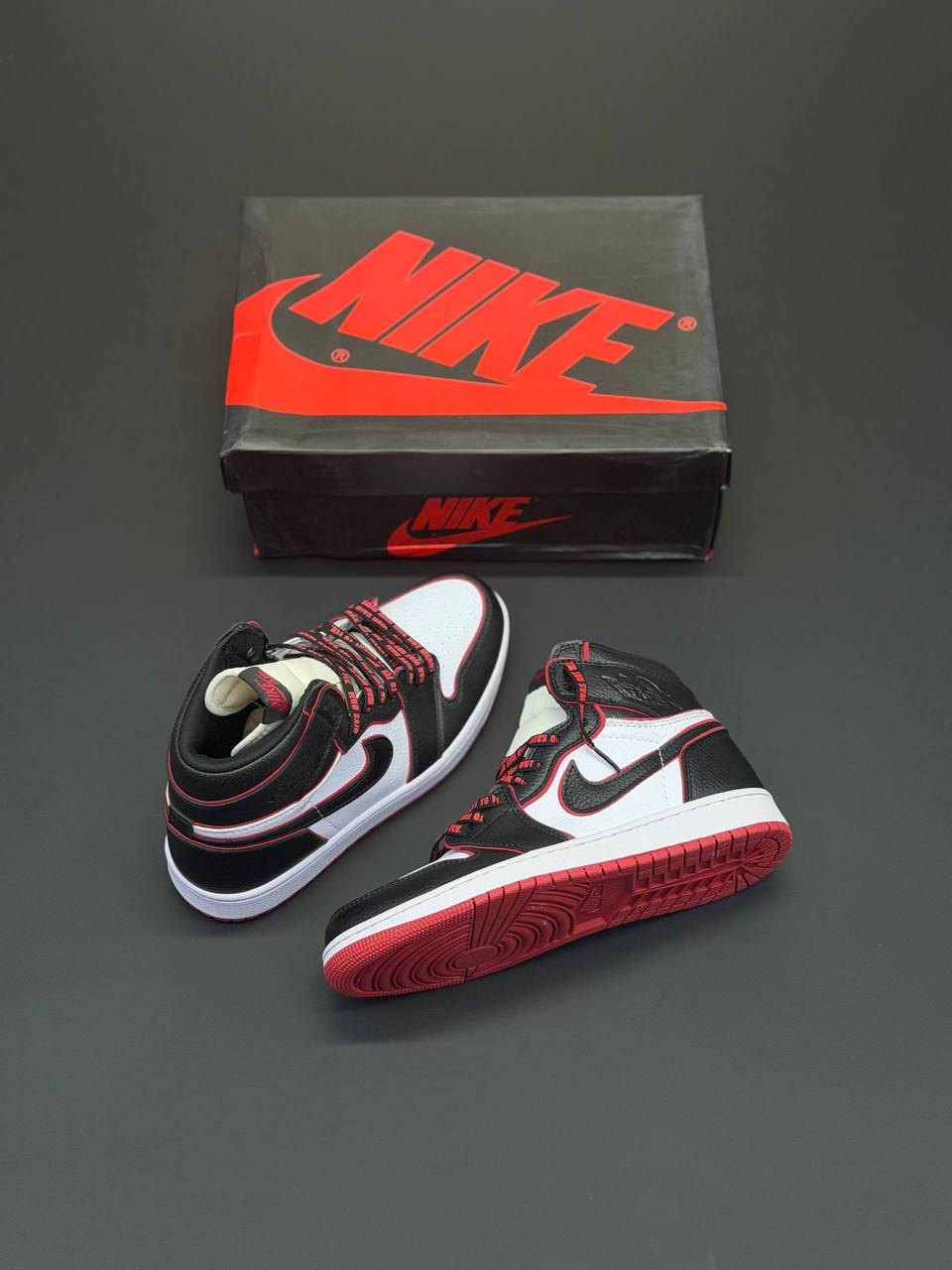 کفش کتونی زنانه و مردانه نایک ایر جردن 1 Air Jordan 1 Retro Bloodline - Image 3