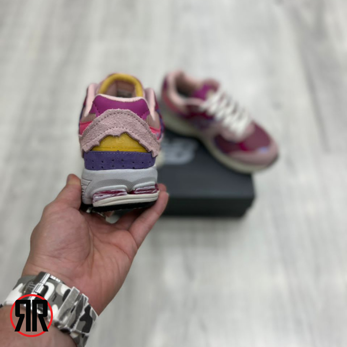 کفش کتونی زنانه نیو بالانس 2002 new balance - Image 4