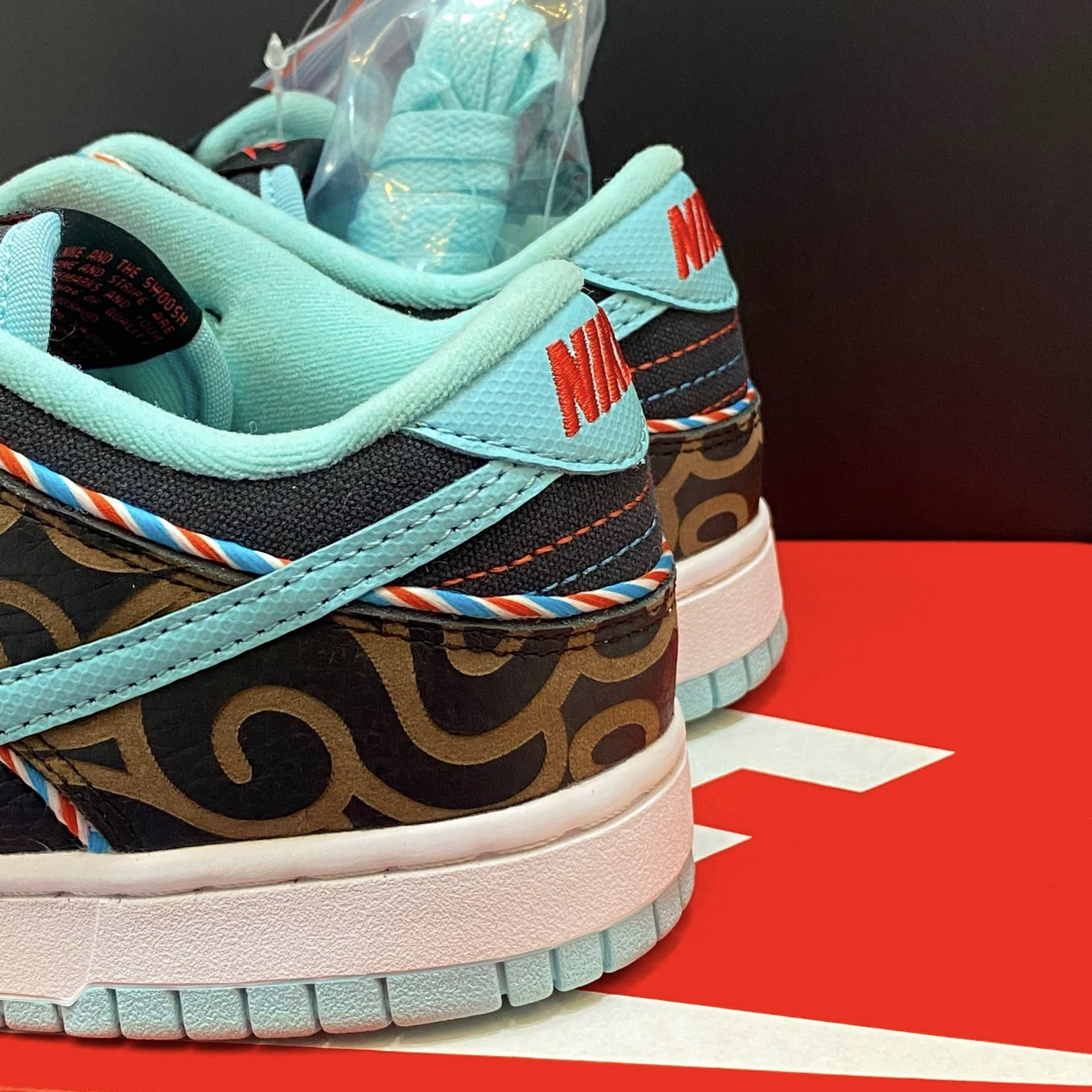 کفش کتونی مردانه نایک دانک لو باربر شاپ Nike Dunk Low Barber Shop - Image 5
