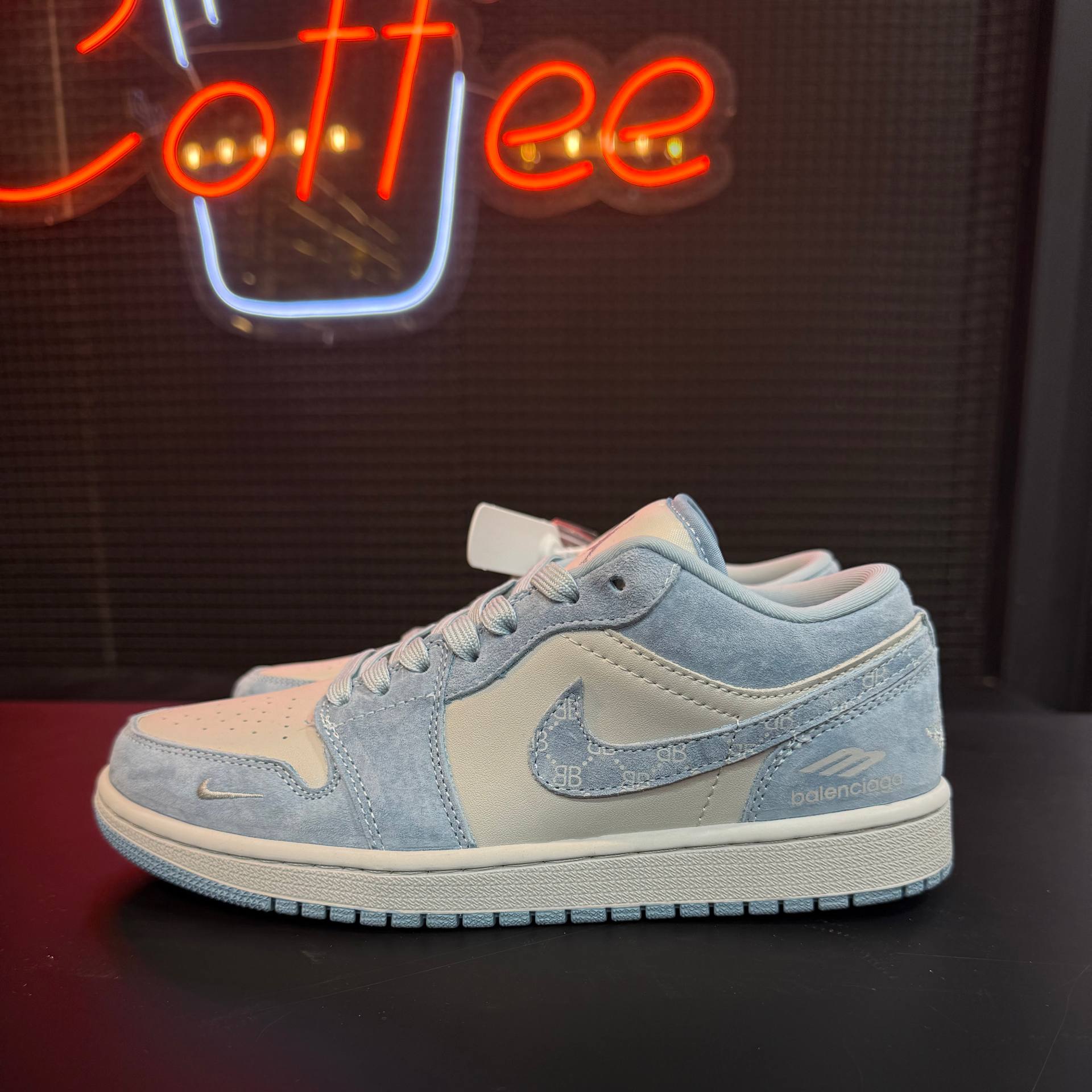 کفش کتونی زنانه و مردانه نایک ایر جردن 1 لو بالنسیاگا Nike Air Jordan 1 Low Balenciaga - Image 2