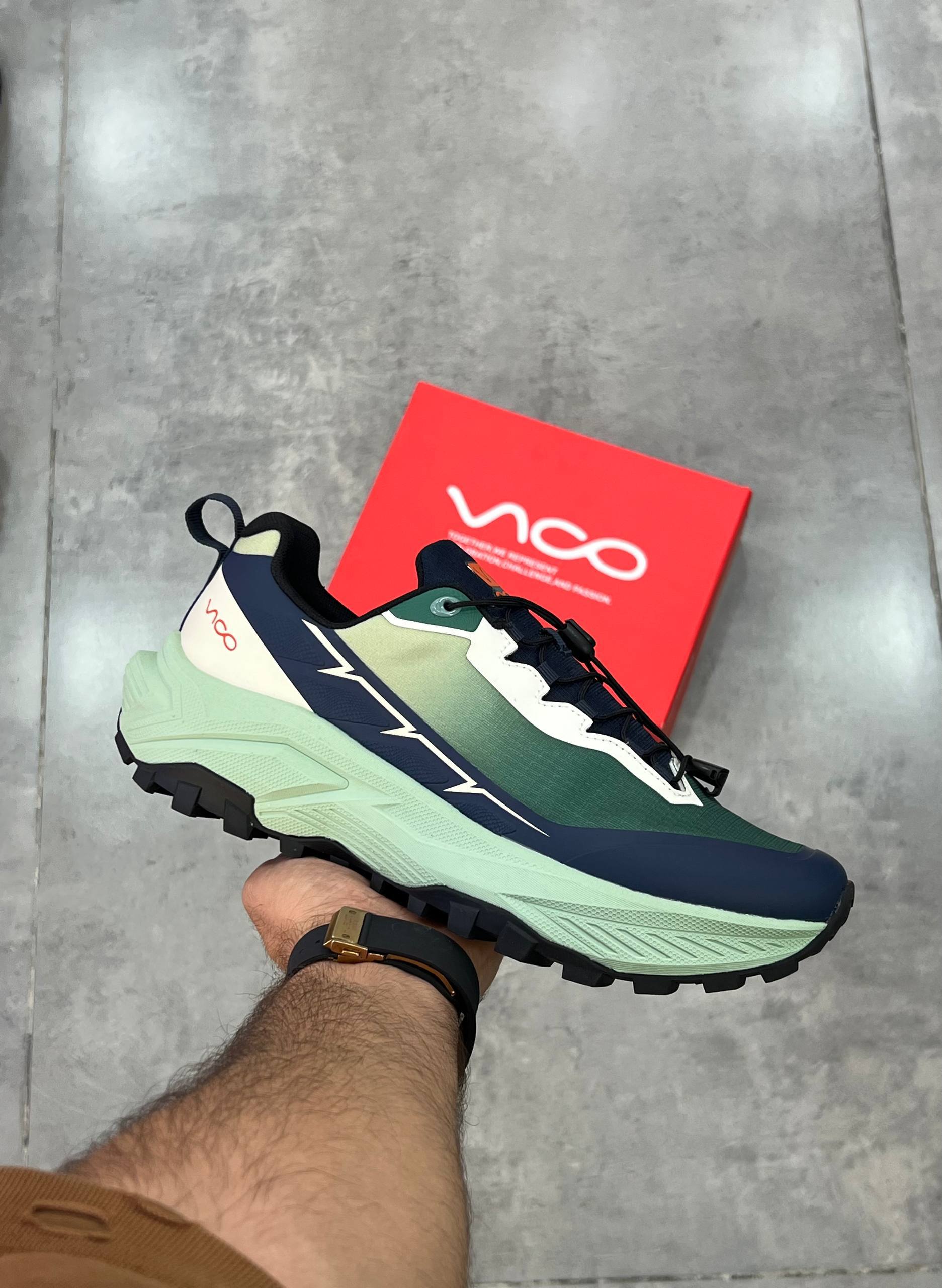 کفش کتونی مردانه روزمرگی و طبیعت گردی ویکو VICO مدل 1021 کد02